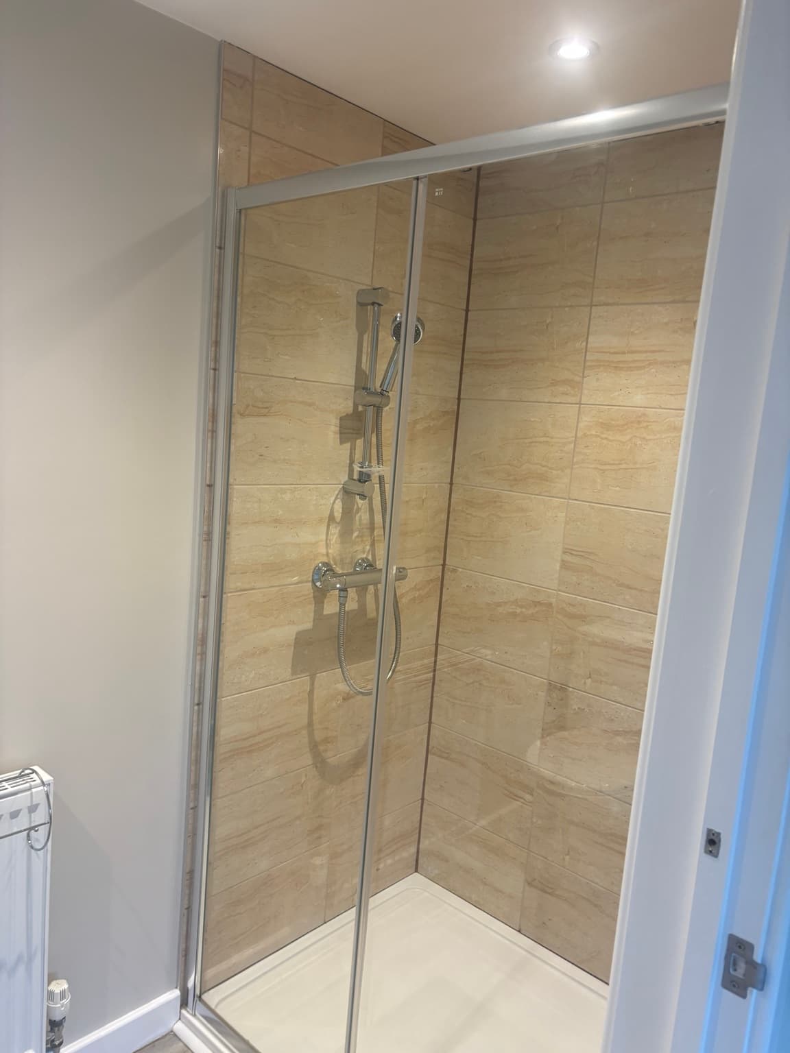 The modern shower at Tolleridges